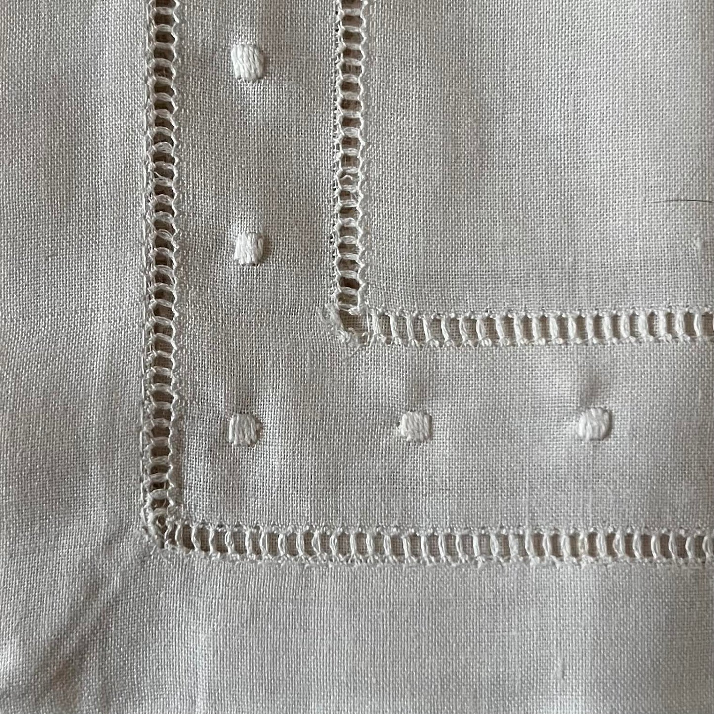 Swiss Dot Hemstitch Linen Napkin (set of 4)